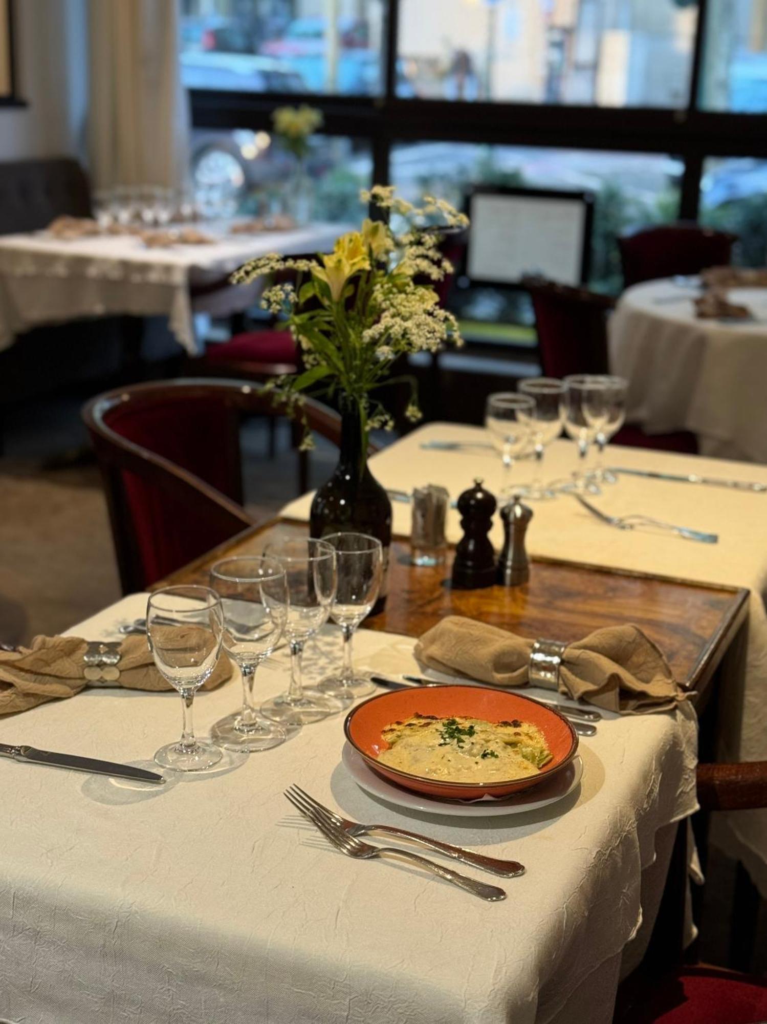 Hotel Paris Vesinet- Logis Hotel Restaurant Le Vésinet Extérieur photo